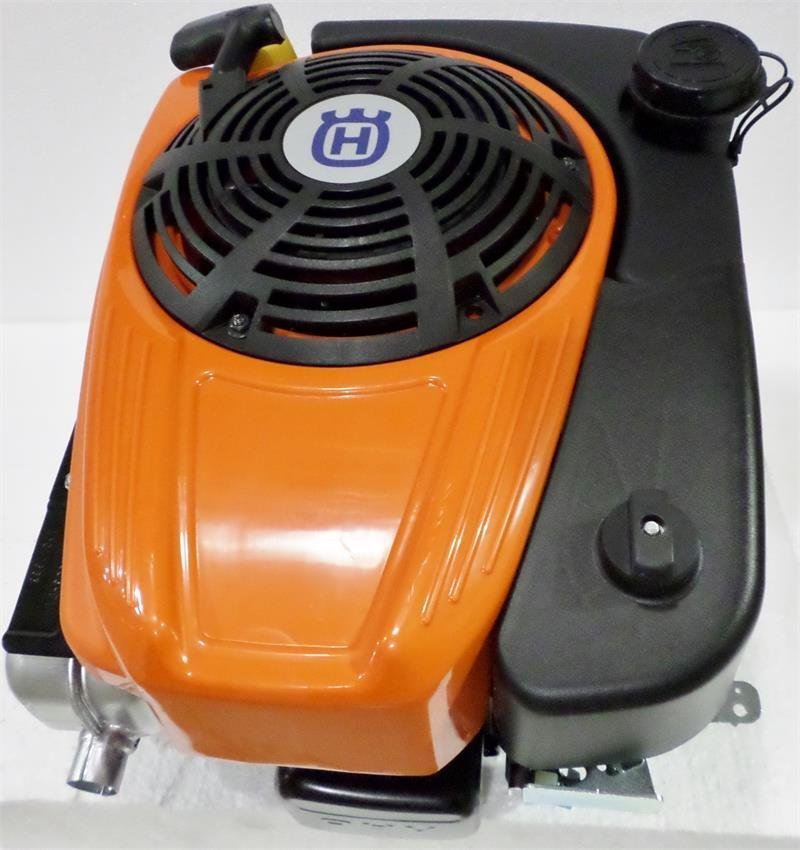 SAM_1523.1.jpg Briggs and Stratton Vertical Engine 7.75TP 7/8″ x 2-7/16″ HF #111P02-0003 - Image 1