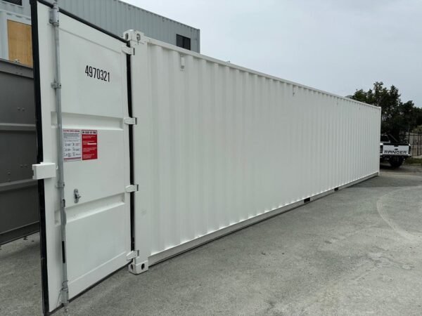 premiershippingcontainers_1701208538_3246294938101501331_4553681639-1-600x450-1-1.jpg 4 x 40′ high cube shipping containers - Image 1